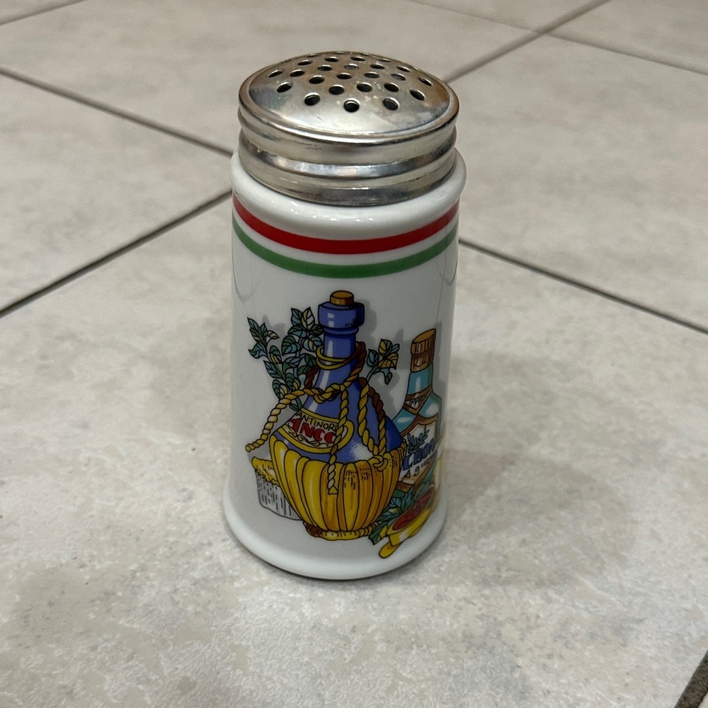 VINTAGE Parmesan Cheese Shaker GUC